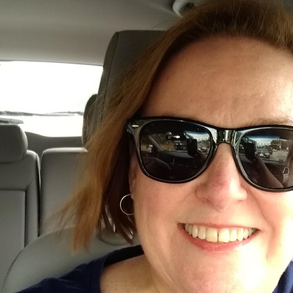 Meet your Posher, Stacey - Picture 1 of 1